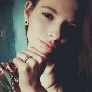 Meet your Posher, Briana